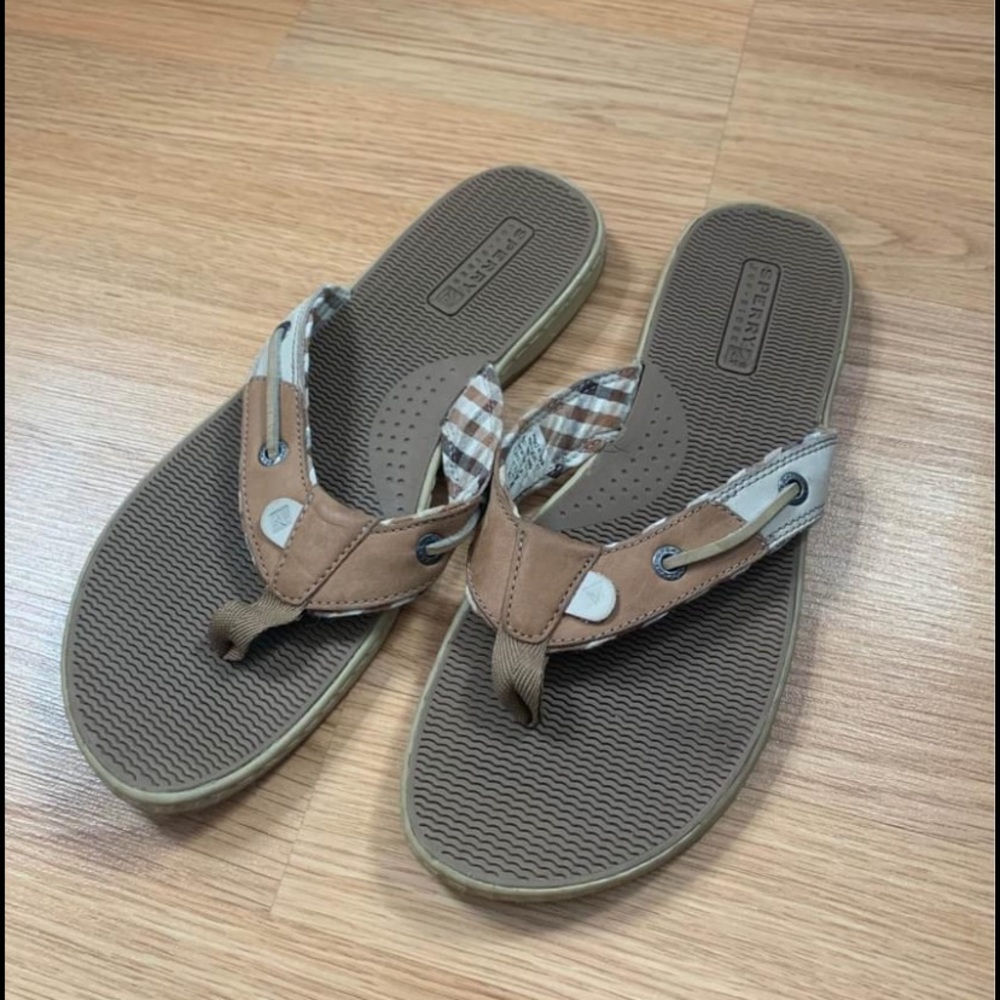 Sperry Flip flops